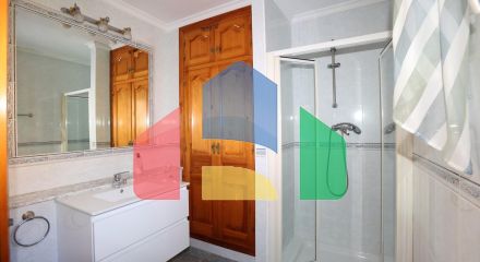 Вилла в средиземноморском стиле с бассейном и недалеко от моря