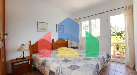 Вилла в средиземноморском стиле с бассейном и недалеко от моря