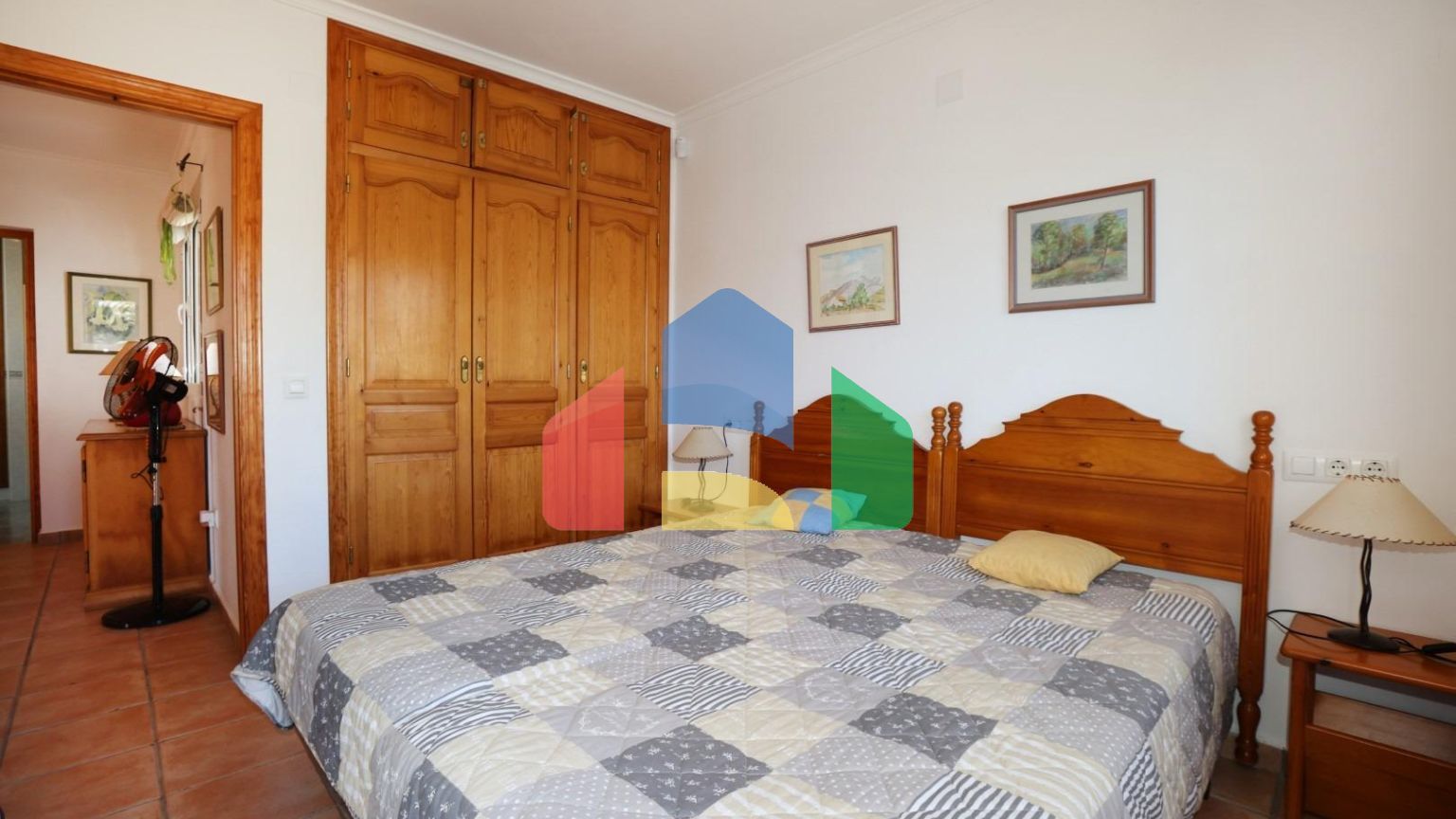 Вилла в средиземноморском стиле с бассейном и недалеко от моря