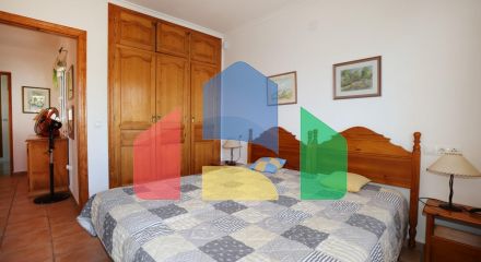 Вилла в средиземноморском стиле с бассейном и недалеко от моря