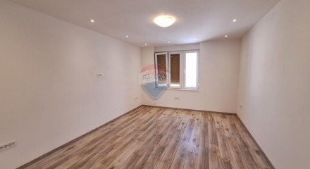 Residential - Condo/Apartment - Pula, Croatia - HR