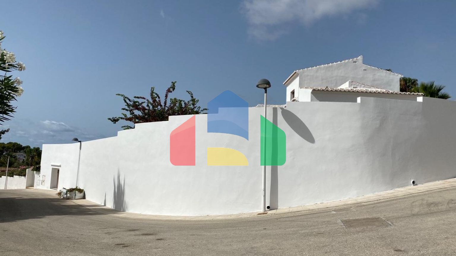 Эксклюзивная вилла в средиземноморском стиле с панорамным видом на море в Морайре (Коста-Бланка, Аликанте)