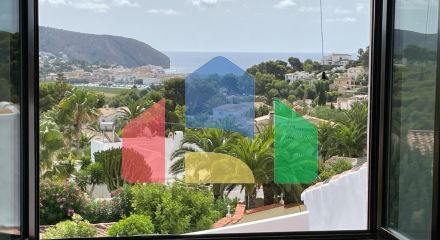 Эксклюзивная вилла в средиземноморском стиле с панорамным видом на море в Морайре (Коста-Бланка, Аликанте)