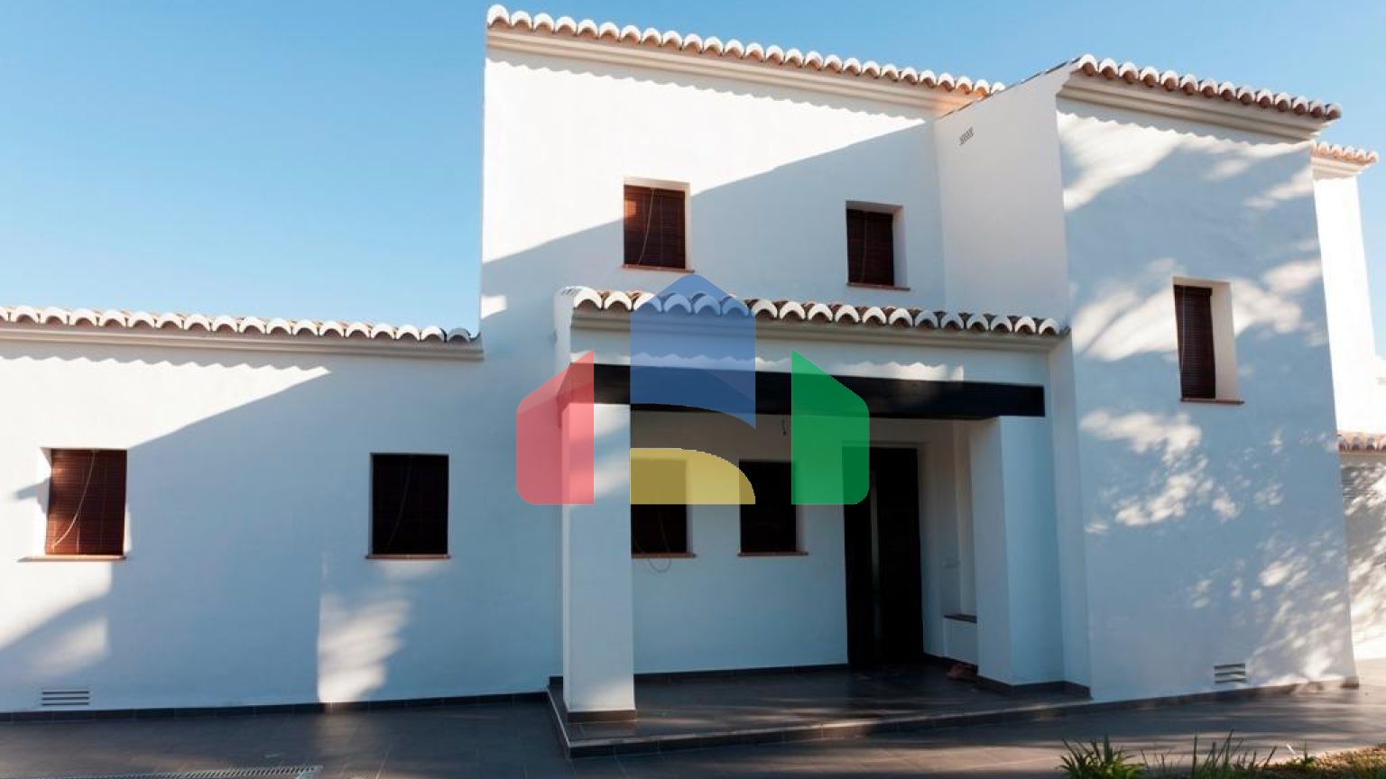 Эксклюзивная вилла в средиземноморском стиле с панорамным видом на море в Морайре (Коста-Бланка, Аликанте)