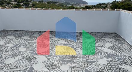 Эксклюзивная вилла в средиземноморском стиле с панорамным видом на море в Морайре (Коста-Бланка, Аликанте)