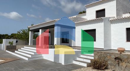 Эксклюзивная вилла в средиземноморском стиле с панорамным видом на море в Морайре (Коста-Бланка, Аликанте)