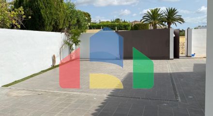 Эксклюзивная вилла в средиземноморском стиле с панорамным видом на море в Морайре (Коста-Бланка, Аликанте)