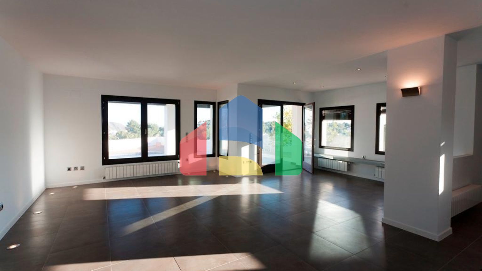 Эксклюзивная вилла в средиземноморском стиле с панорамным видом на море в Морайре (Коста-Бланка, Аликанте)