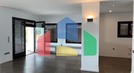 Эксклюзивная вилла в средиземноморском стиле с панорамным видом на море в Морайре (Коста-Бланка, Аликанте)