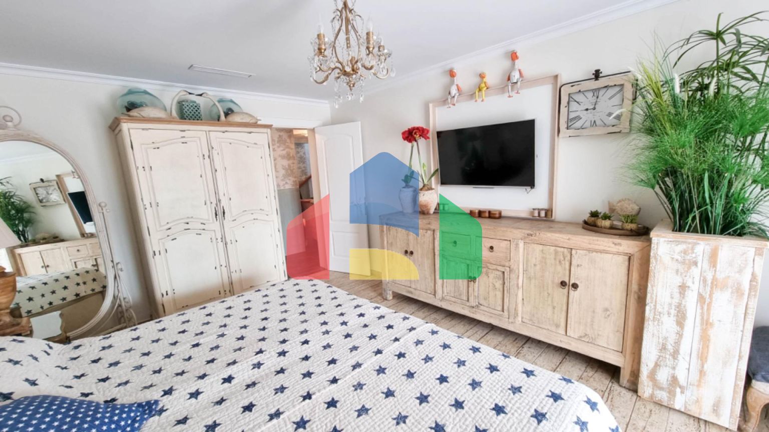 Роскошная вилла для большой семьи в Морайре