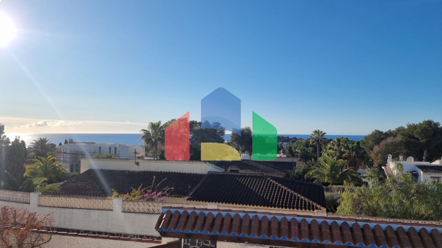 Роскошная вилла для большой семьи в Морайре