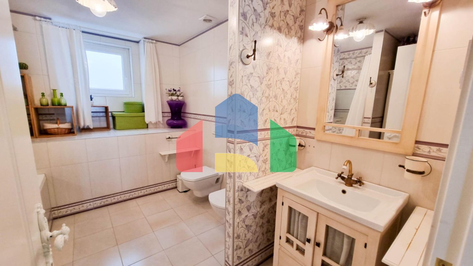 Роскошная вилла для большой семьи в Морайре