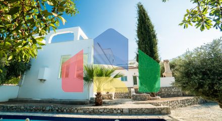 Four-bedroom villa, 220 m2, with a private pool, just 10 minutes from the sea