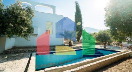 Four-bedroom villa, 220 m2, with a private pool, just 10 minutes from the sea