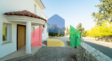 5-комнатная вилла 220 м2 с бассейном в 10 минутах от моря. 5-комнатная вилла 220 м2 с бассейном в 10 минутах от моря.