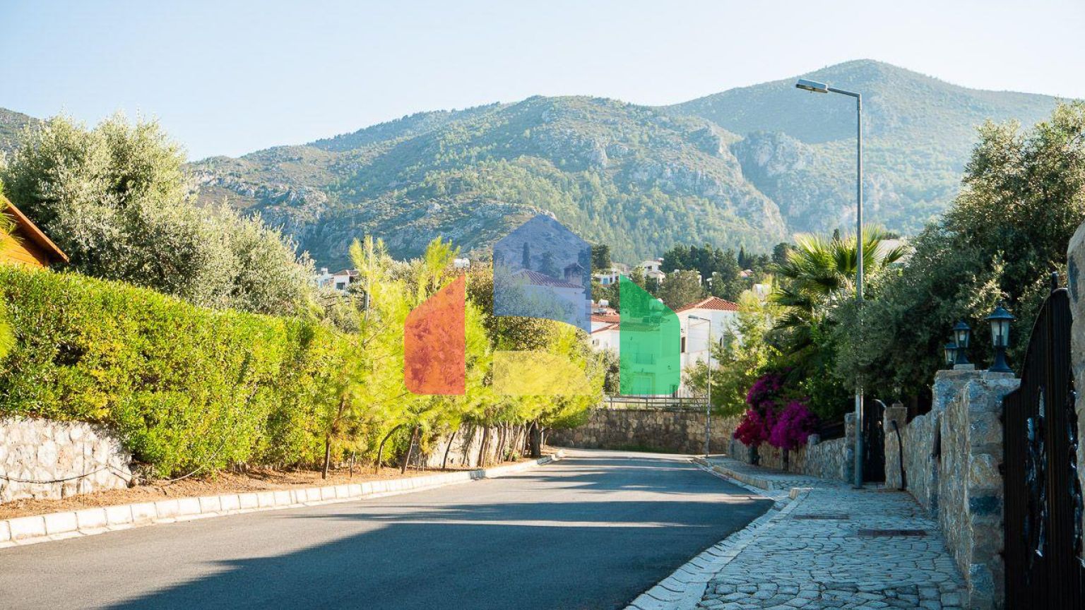 5-комнатная вилла 220 м2 с бассейном в 10 минутах от моря.