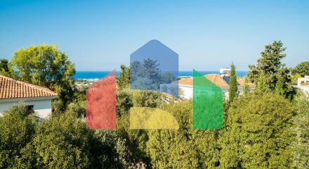 5-комнатная вилла 220 м2 с бассейном в 10 минутах от моря. 5-комнатная вилла 220 м2 с бассейном в 10 минутах от моря.