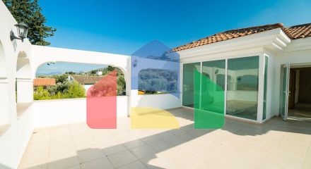 5-комнатная вилла 220 м2 с бассейном в 10 минутах от моря. 5-комнатная вилла 220 м2 с бассейном в 10 минутах от моря.