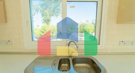 5-комнатная вилла 220 м2 с бассейном в 10 минутах от моря. 5-комнатная вилла 220 м2 с бассейном в 10 минутах от моря.