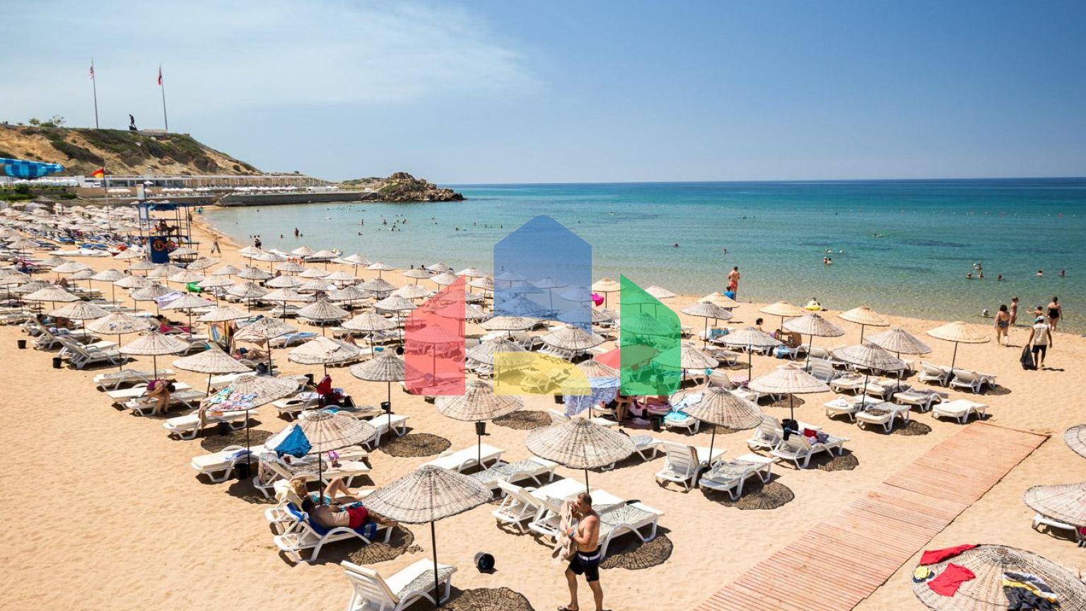 5-комнатная вилла 220 м2 с бассейном в 10 минутах от моря.