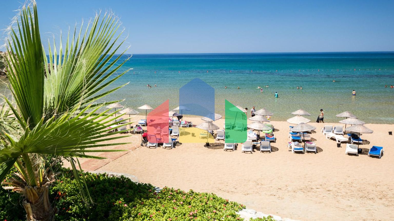 5-комнатная вилла 220 м2 с бассейном в 10 минутах от моря.