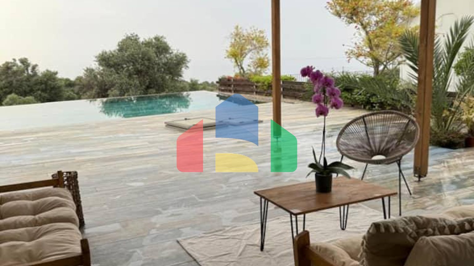 4-комнатная одноэтажная вилла 100 м2 с собственным бассейном