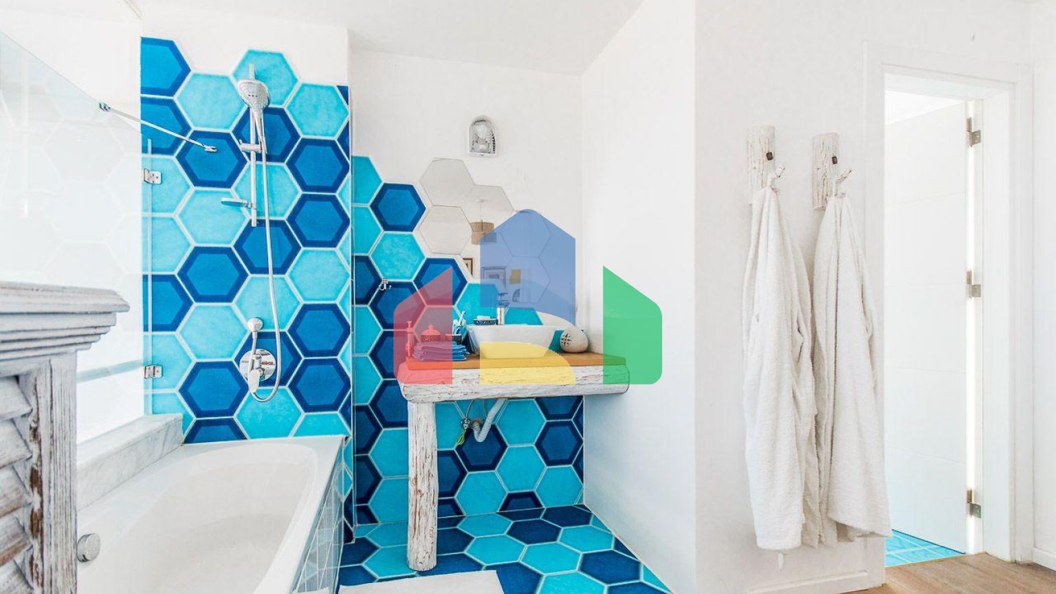 2-комнатные  апартаменты 57м2 с полной меблировкой в 100 метрах от пляжа.