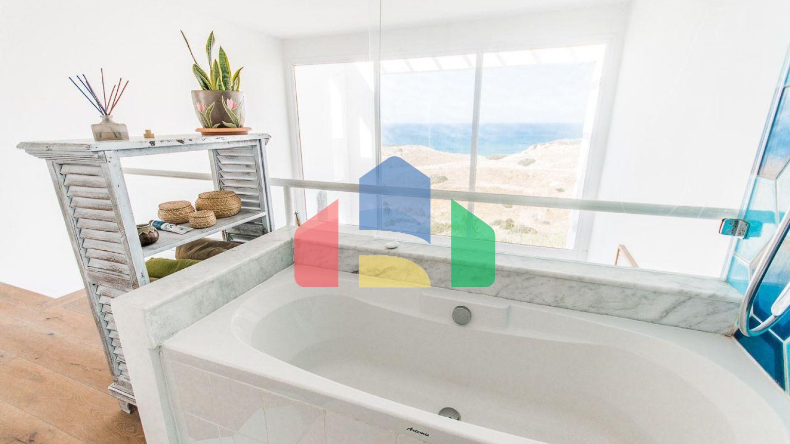 2-комнатные  апартаменты 57м2 с полной меблировкой в 100 метрах от пляжа.