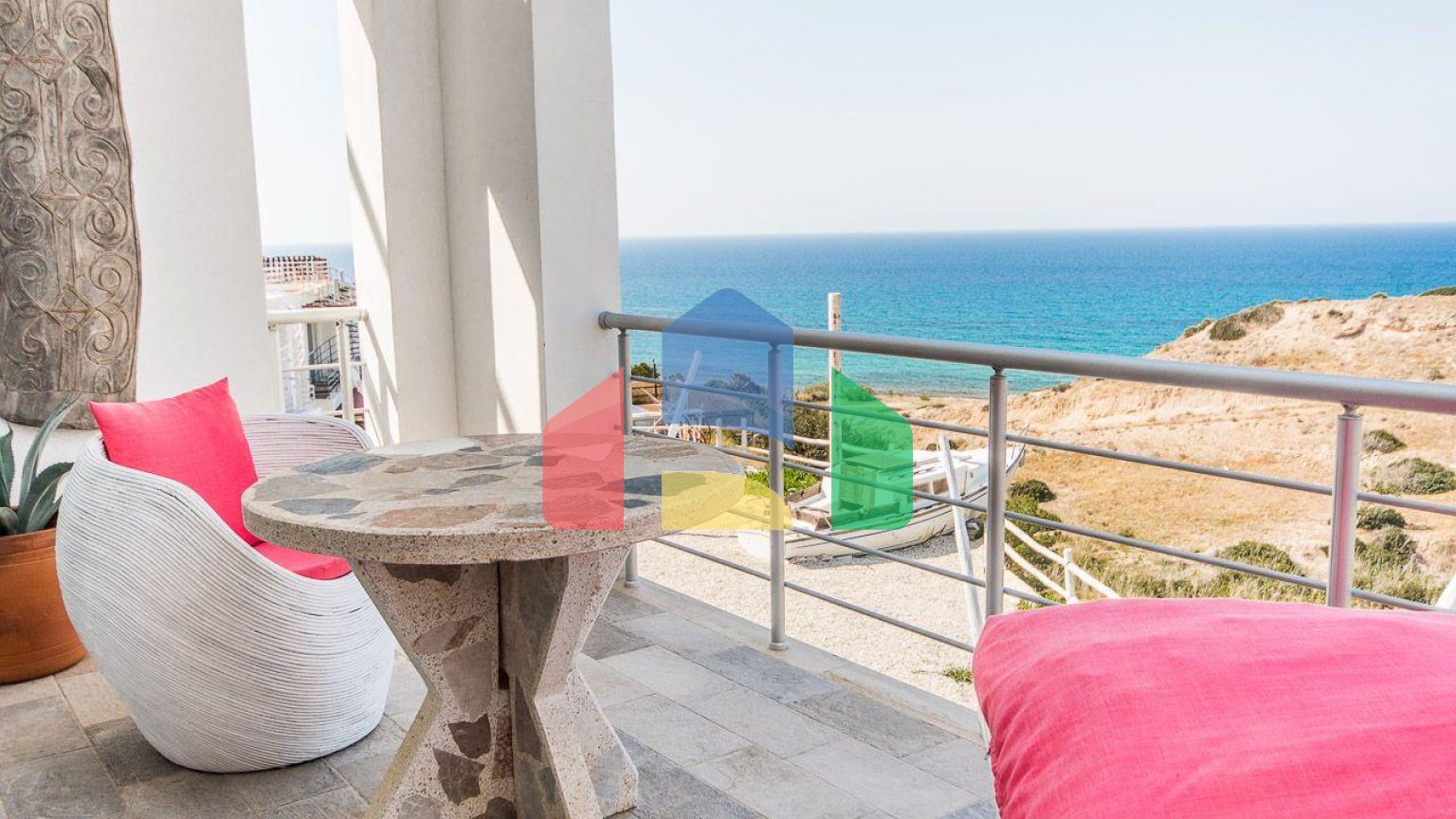 2-комнатные  апартаменты 57м2 с полной меблировкой в 100 метрах от пляжа.