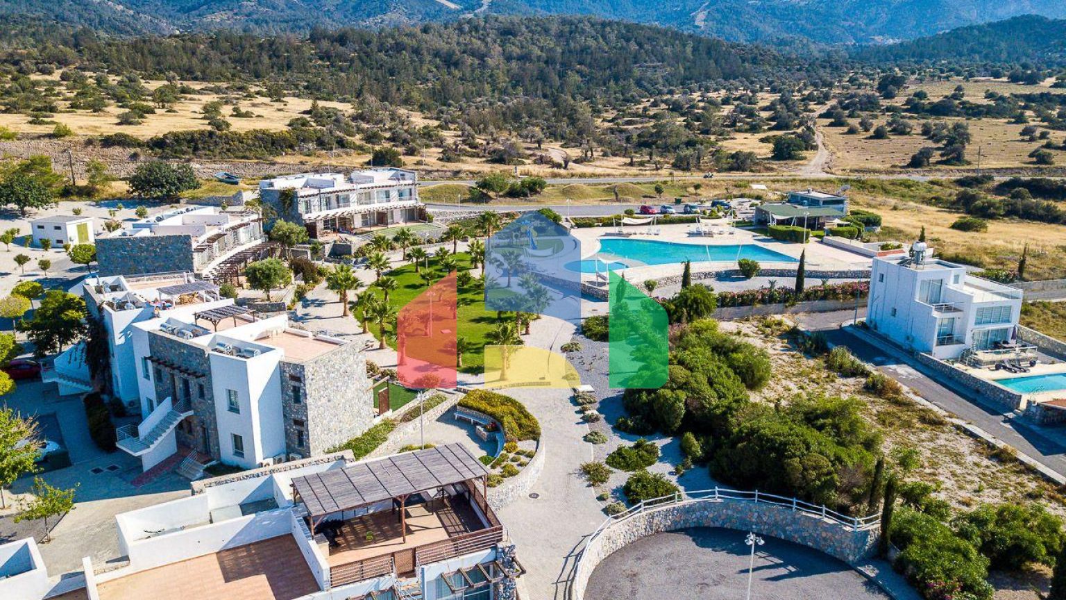 2-комнатные  апартаменты 57м2 с полной меблировкой в 100 метрах от пляжа.