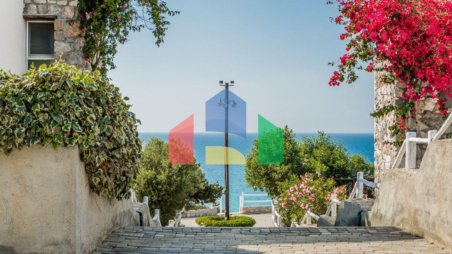 2-комнатные  апартаменты 57м2 с полной меблировкой в 100 метрах от пляжа.