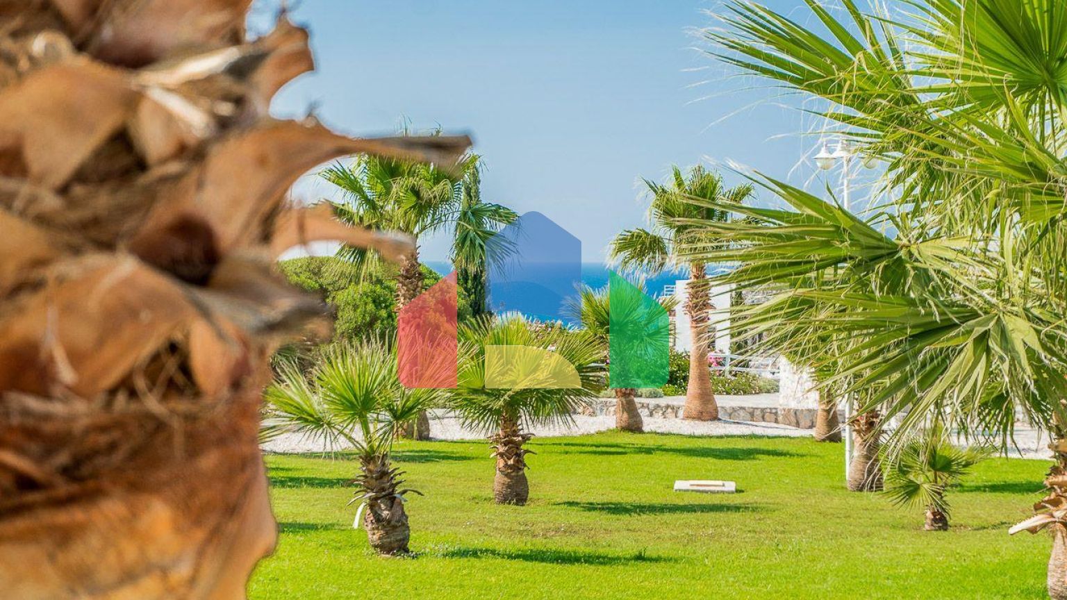 2-комнатные  апартаменты 57м2 с полной меблировкой в 100 метрах от пляжа.