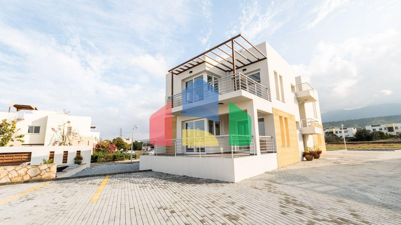 2-комнатные апартаменты 58 м2 в 500 метрах от моря