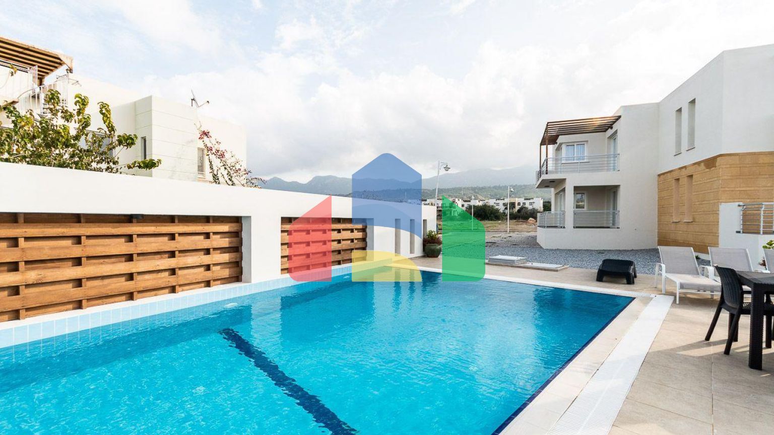 2-комнатные апартаменты 58 м2 в 500 метрах от моря