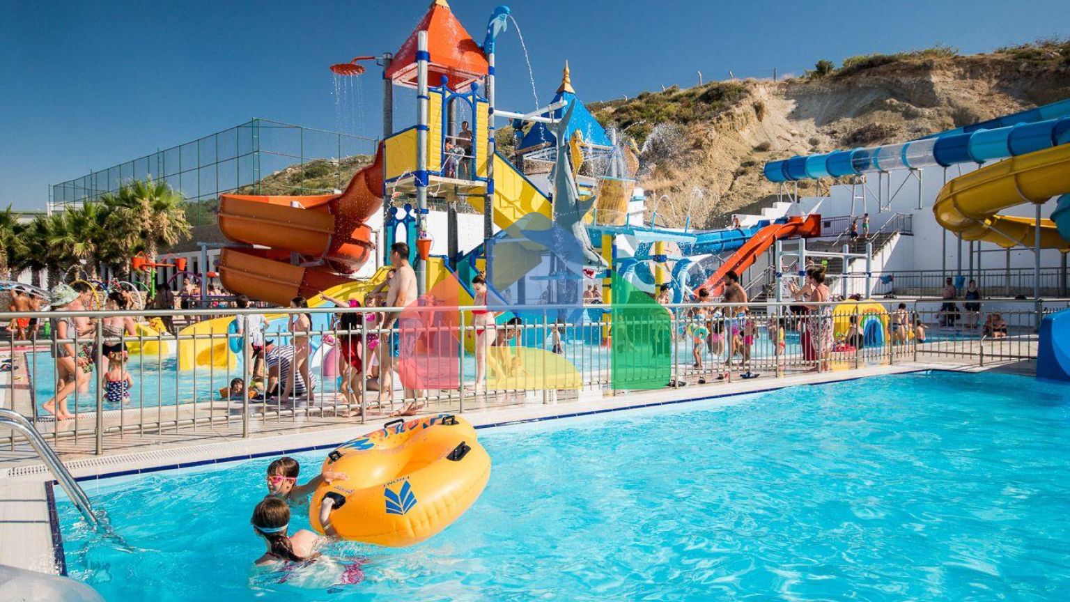 3-комнатные апартаменты 71м2 в 10 минутах от моря.