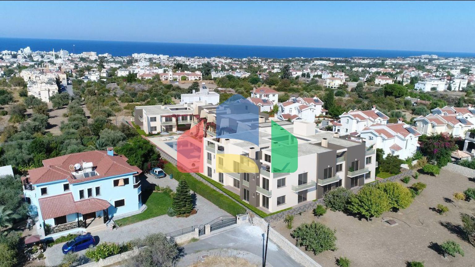 4-комнатные двухуровневые апартаменты 136 м2 в 10 минутах от моря