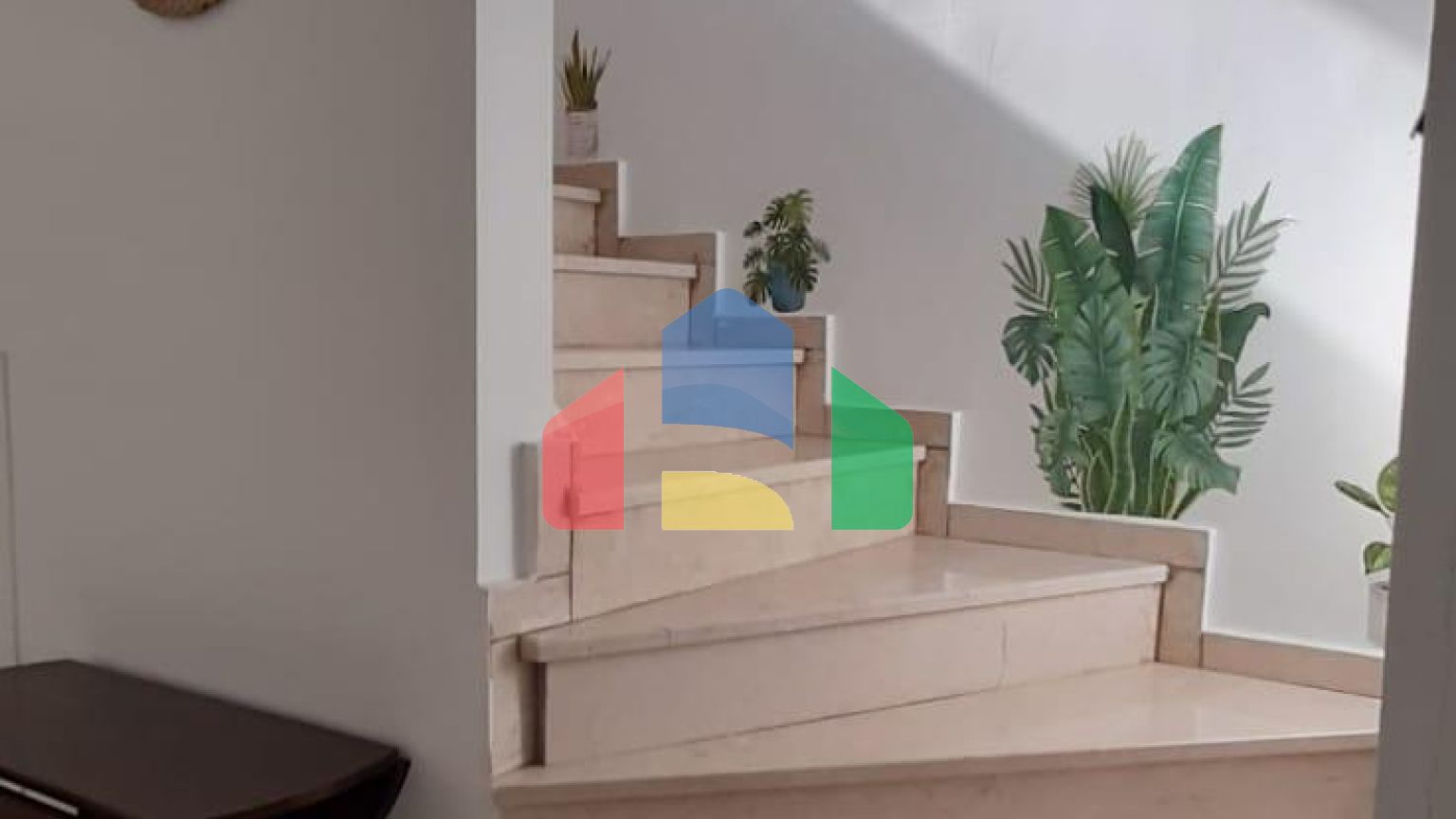 3-комнатная вилла объединенного типа 130 м2 в 5 минутах от пляжа