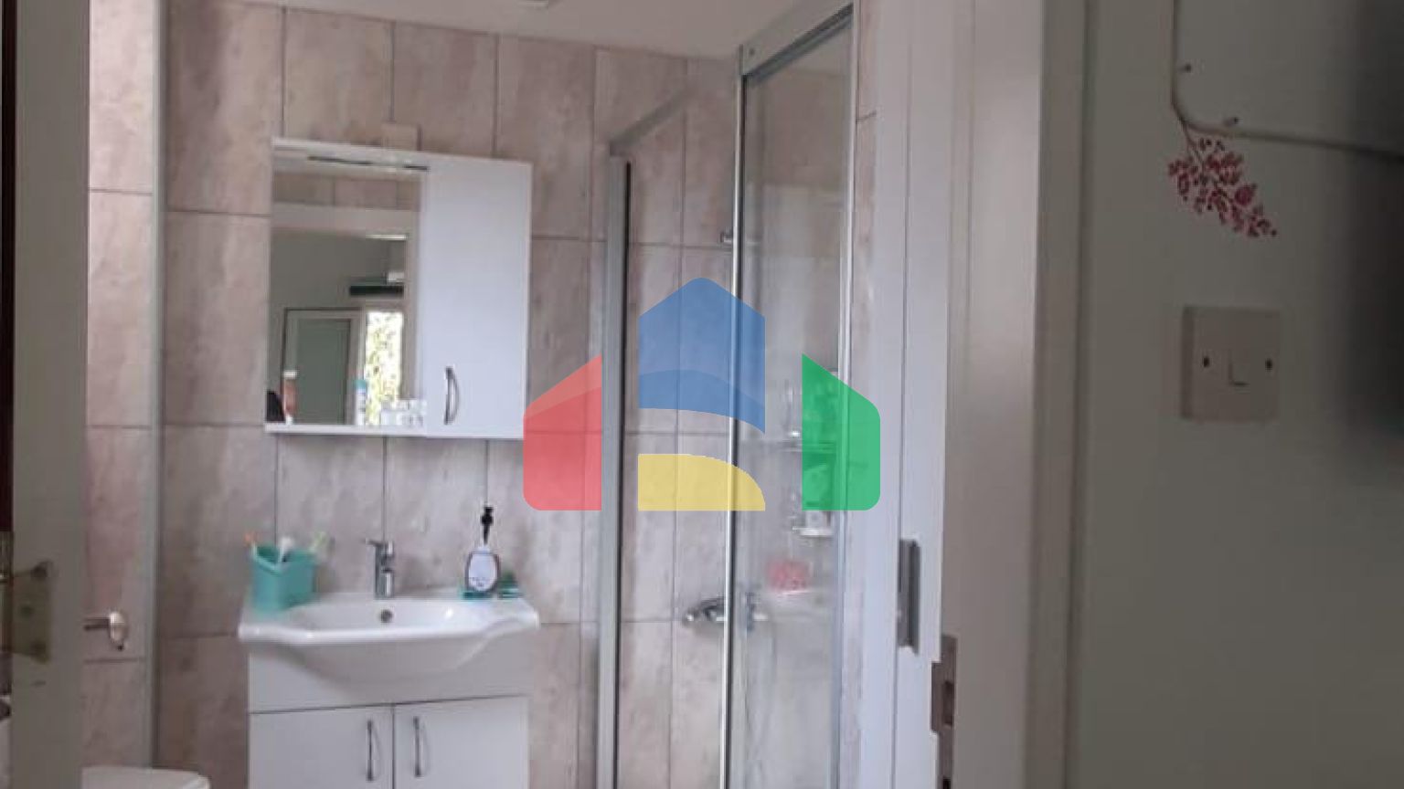 3-комнатная вилла объединенного типа 130 м2 в 5 минутах от пляжа