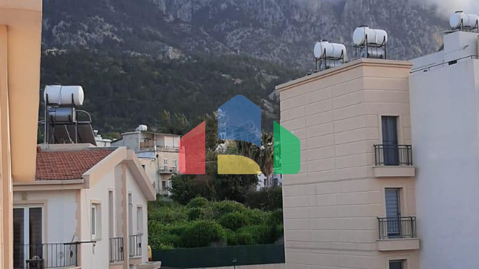 3-комнатная вилла объединенного типа 130 м2 в 5 минутах от пляжа