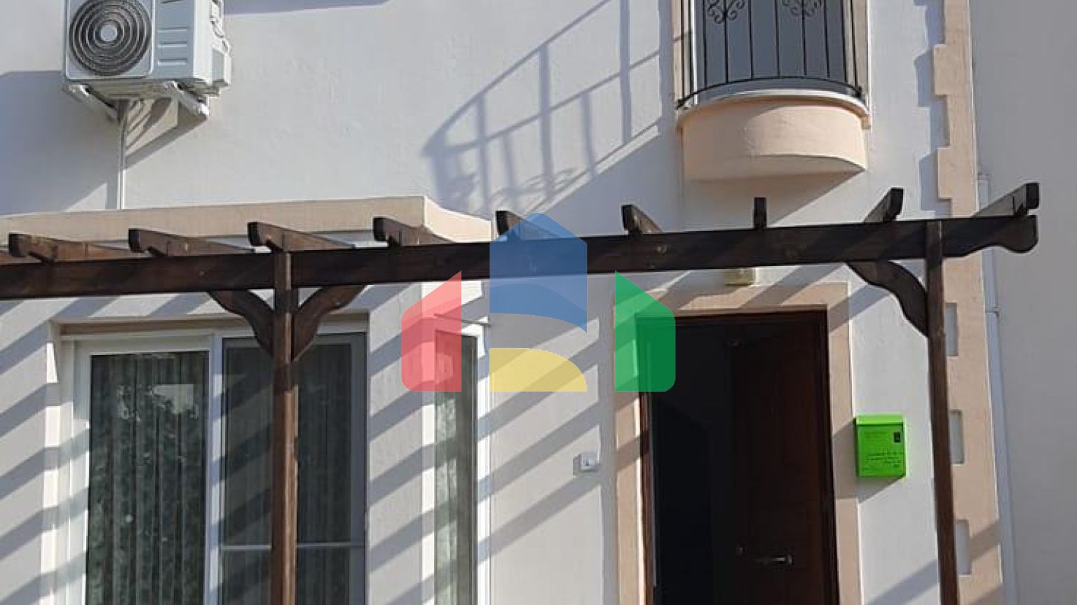 3-комнатная вилла объединенного типа 130 м2 в 5 минутах от пляжа