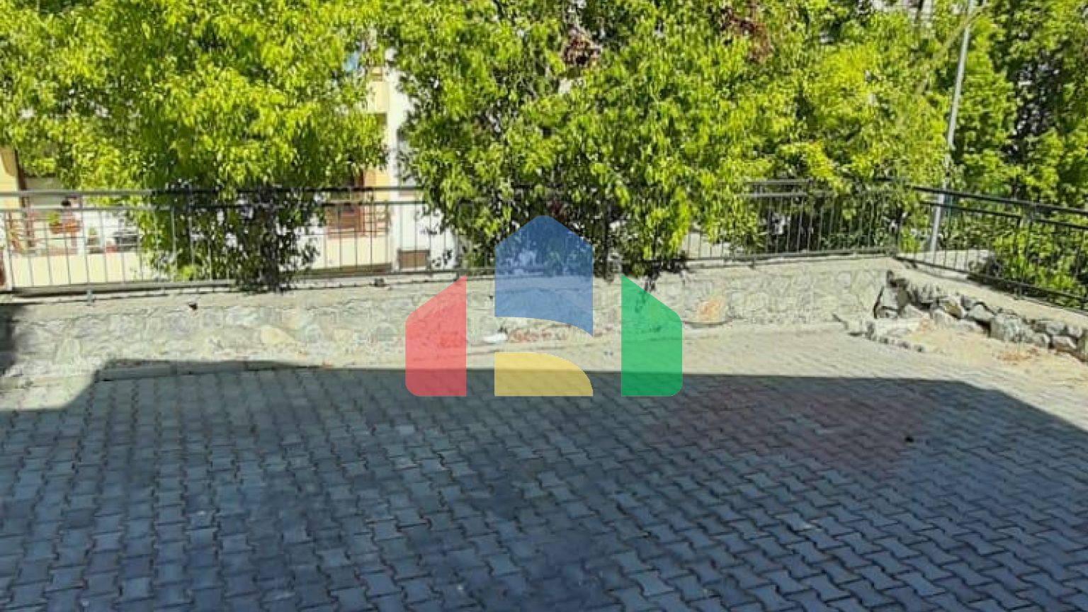 3-комнатная вилла объединенного типа 130 м2 в 5 минутах от пляжа