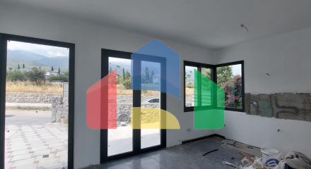 4-комнатная вилла 180 м2 с бассейном в 2 минутах езды от пляжа