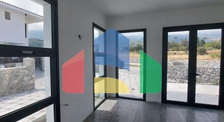 4-комнатная вилла 180 м2 с бассейном в 2 минутах езды от пляжа