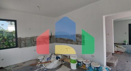 4-комнатная вилла 180 м2 с бассейном в 2 минутах езды от пляжа