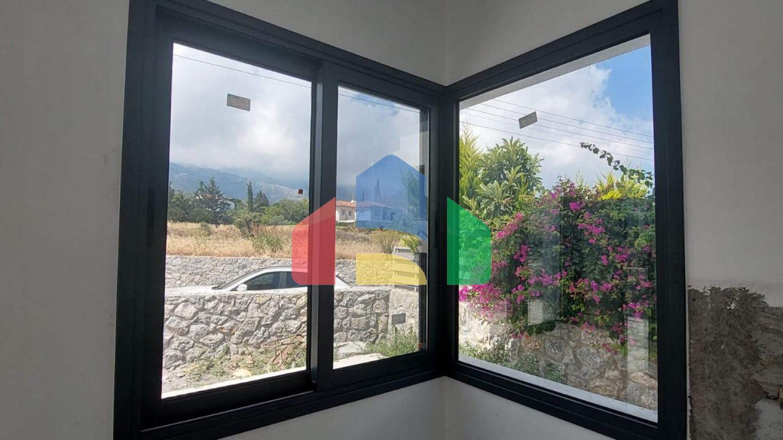 4-комнатная вилла 180 м2 с бассейном в 2 минутах езды от пляжа