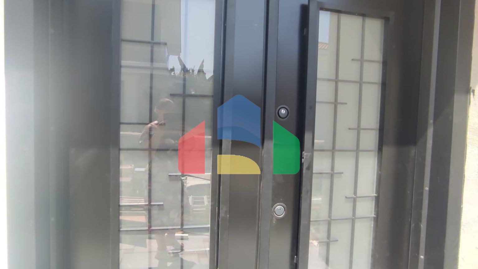 4-комнатная вилла 180 м2 с бассейном в 2 минутах езды от пляжа