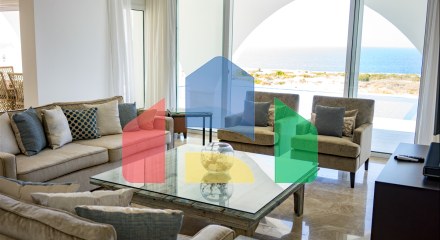 4-комнатная вилла 180м2 с собственным бассейном на первой линии от моря