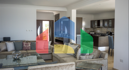 4-комнатная вилла 180м2 с собственным бассейном на первой линии от моря