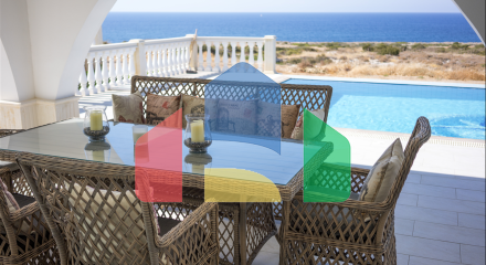 4-комнатная вилла 180м2 с собственным бассейном на первой линии от моря