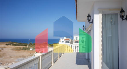 4-комнатная вилла 180м2 с собственным бассейном на первой линии от моря